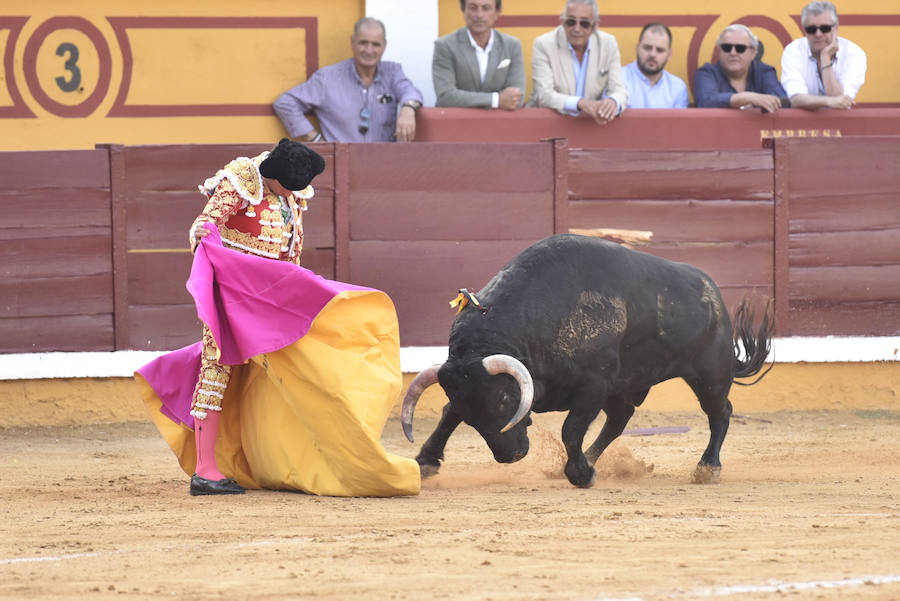 El de Villafranco cuaja una gran faena ante el cuarto de la tarde de Victoriano del Río, noble hasta la extenuación y que se empleó bien con el caballo
