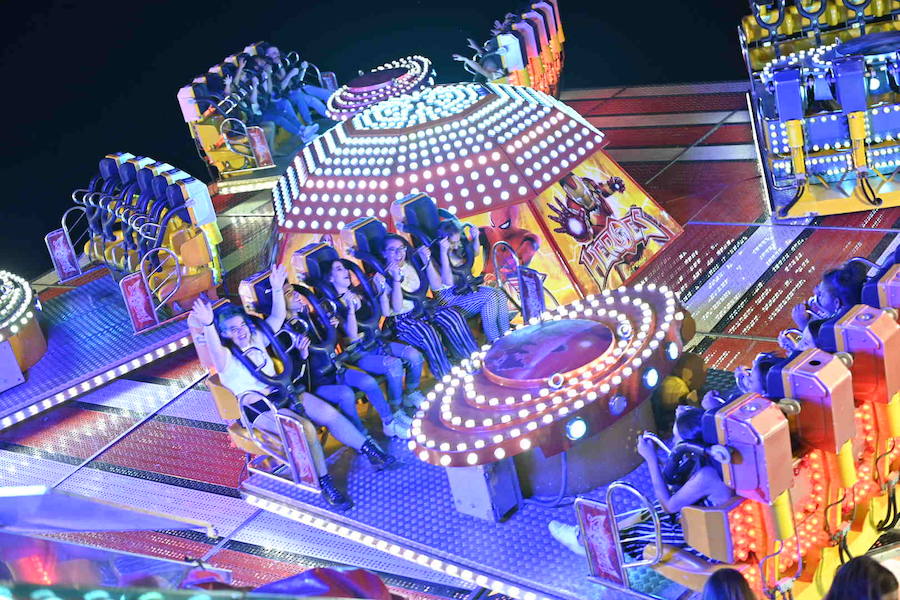 Hubo colas para entrar en las casetas del ferial de madrugada