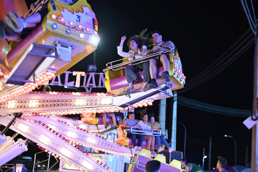 Hubo colas para entrar en las casetas del ferial de madrugada
