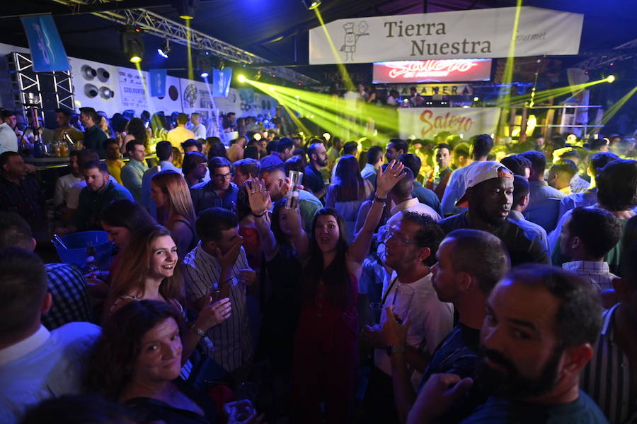 Hubo colas para entrar en las casetas del ferial de madrugada