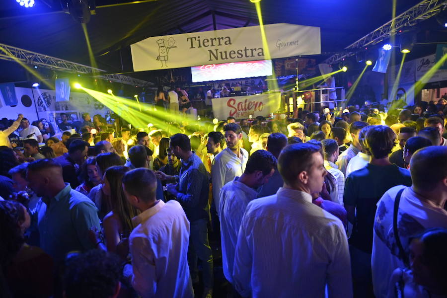 Hubo colas para entrar en las casetas del ferial de madrugada