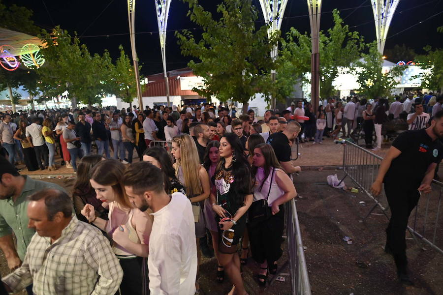 Hubo colas para entrar en las casetas del ferial de madrugada