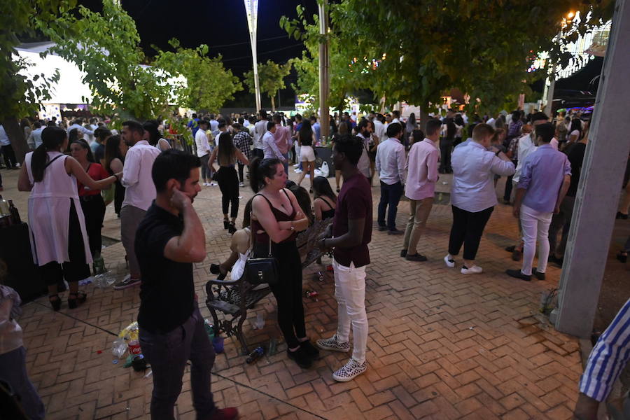 Hubo colas para entrar en las casetas del ferial de madrugada
