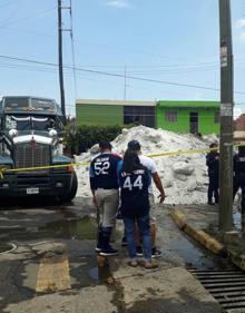 Imagen secundaria 2 - Una fuerte granizada en México provoca daños en más de 200 viviendas y deja increíbles imágenes