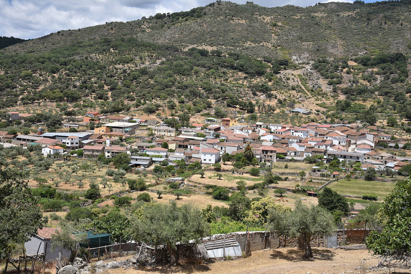 La población, vista desde la carretera de El Cerro. 