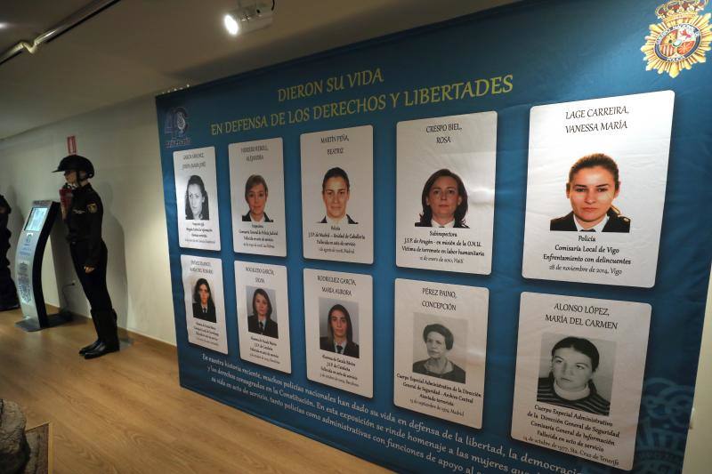 La capital extremeña es la quinta ciudad que acoge esta muestra, uno de los actos más importantes de la celebración durante todo este año del 40 aniversario de la incorporación de la mujer a la Policía Nacional