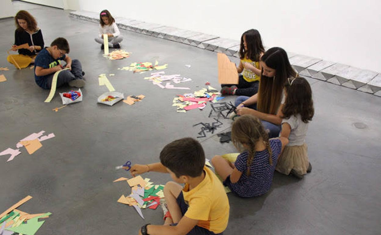 Taller infantil en la Fundación Helga de Alvear de Cáceres