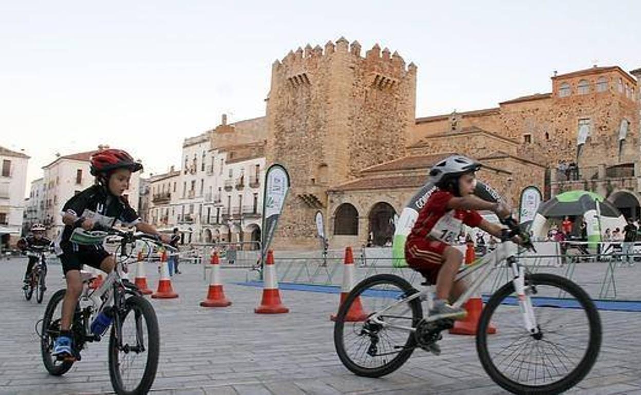 Quedada ciclista esta tarde en la Plaza Mayor de Cáceres