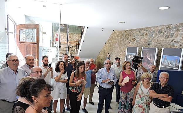 Todos los asistentes al acto