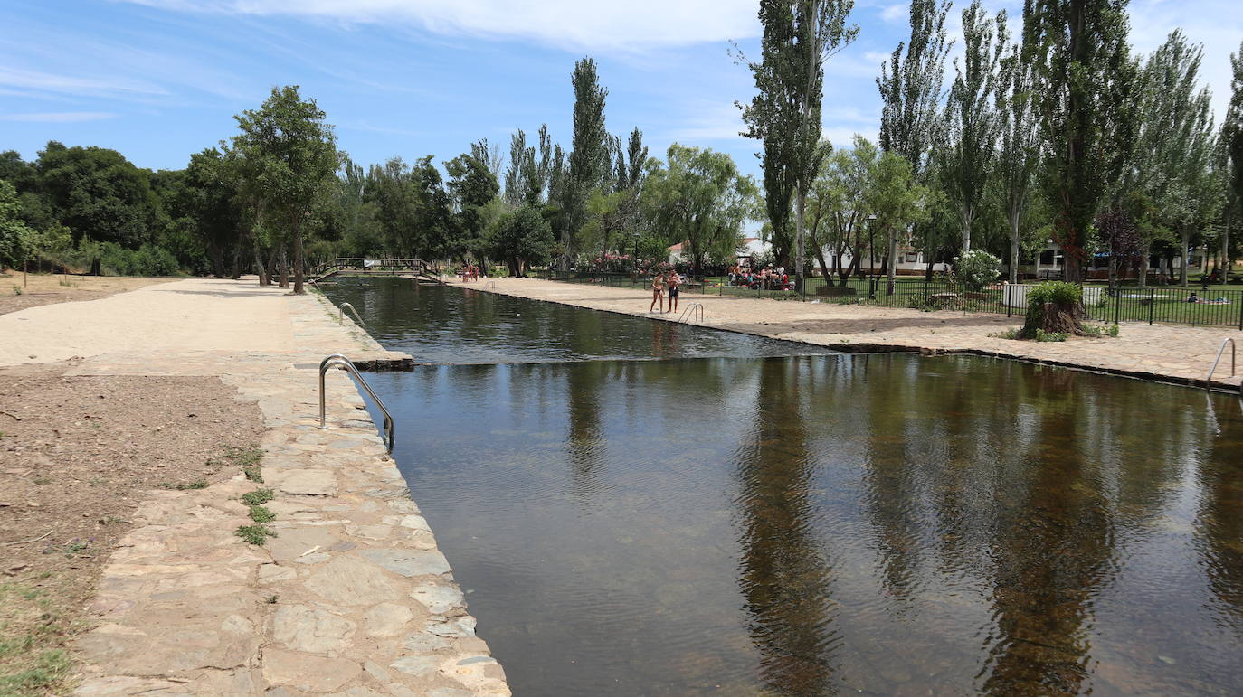 Fotos: La Codosera: una playa junto a un bosque