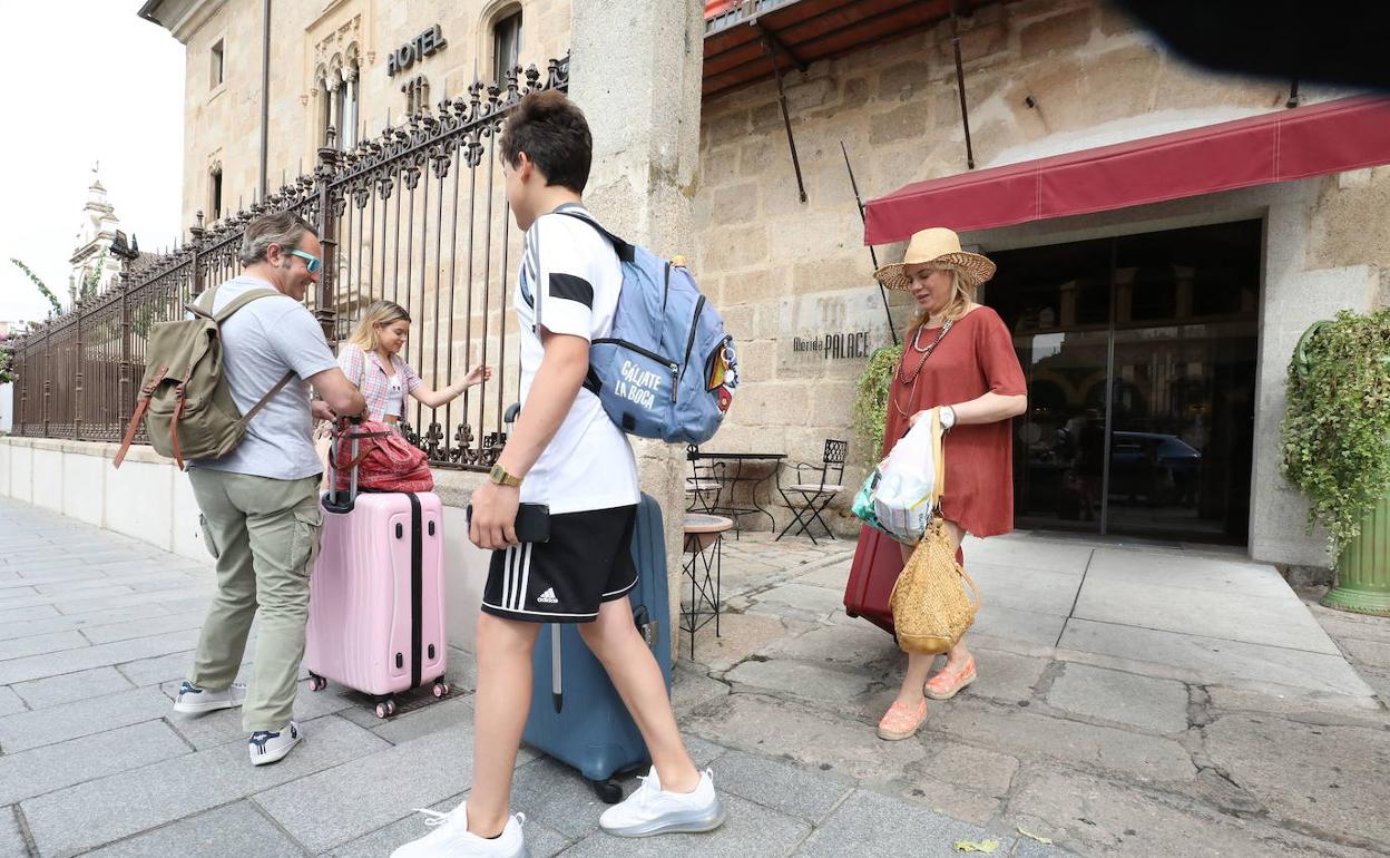 Turistas en un céntrico hotel de Mérida:: 