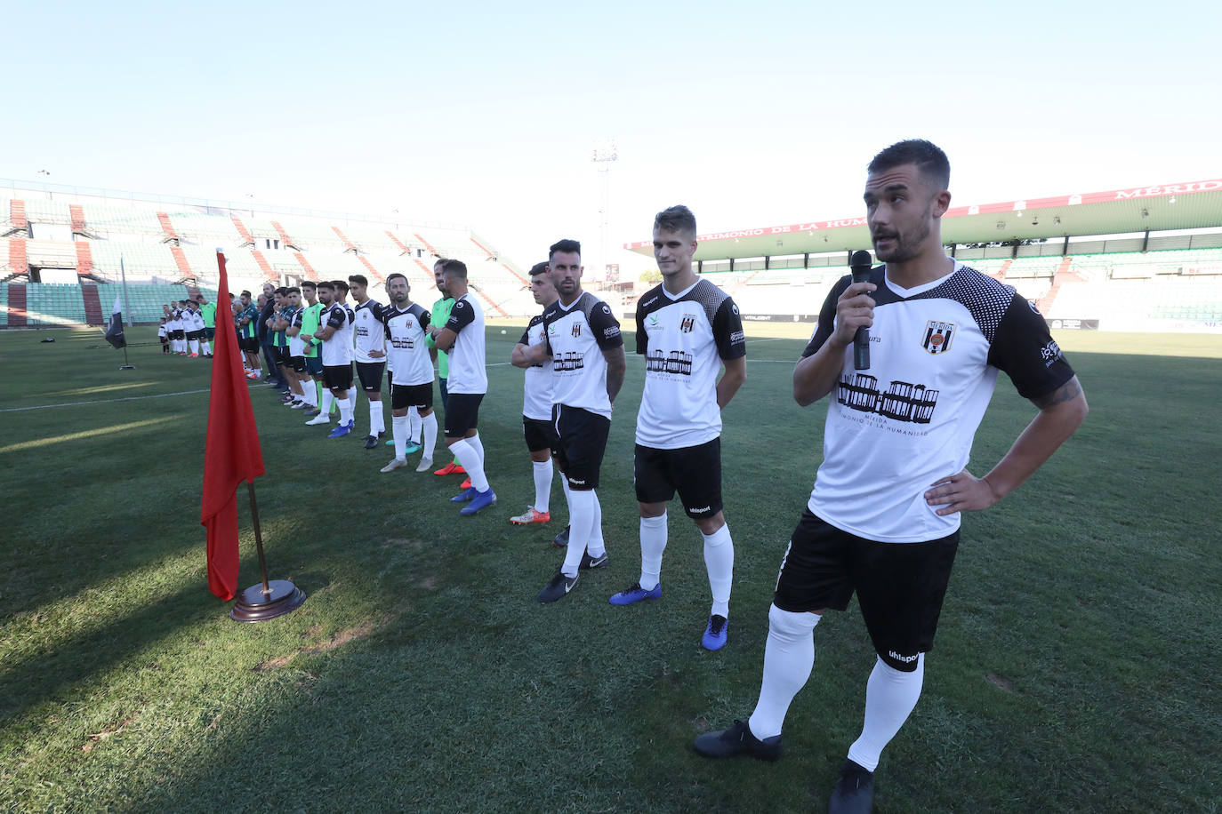 Fotos: Victoria del Mérida (3-0) ante el Villarrubia