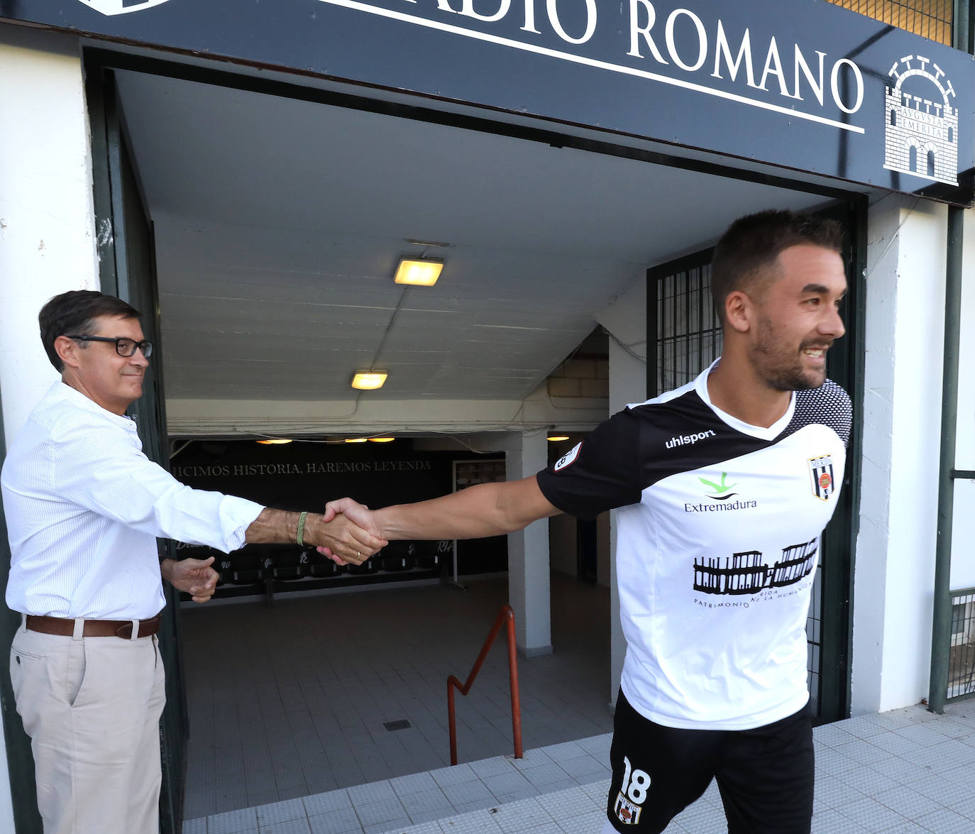 Fotos: Victoria del Mérida (3-0) ante el Villarrubia