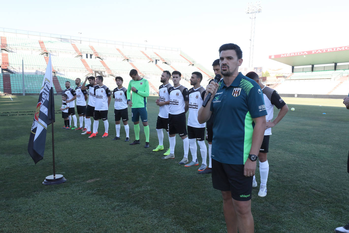 Fotos: Victoria del Mérida (3-0) ante el Villarrubia