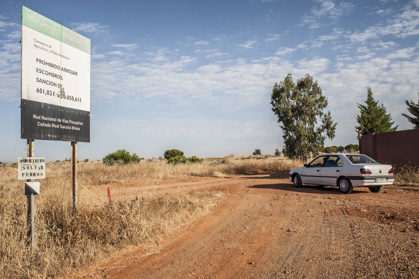 Fotos: Los escombros y el amianto rodean Las Vaguadas
