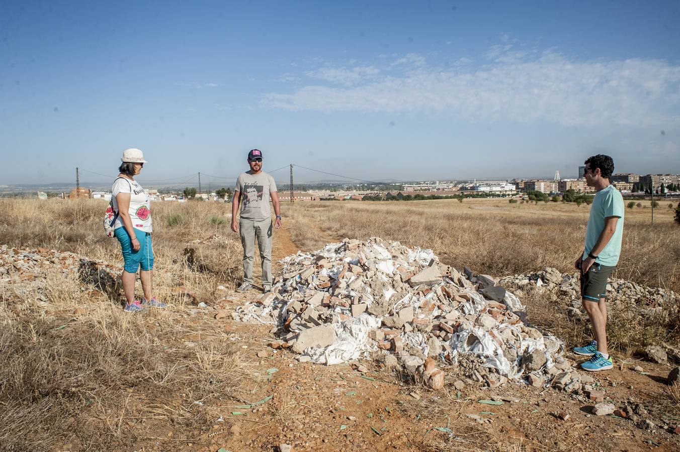Fotos: Los escombros y el amianto rodean Las Vaguadas