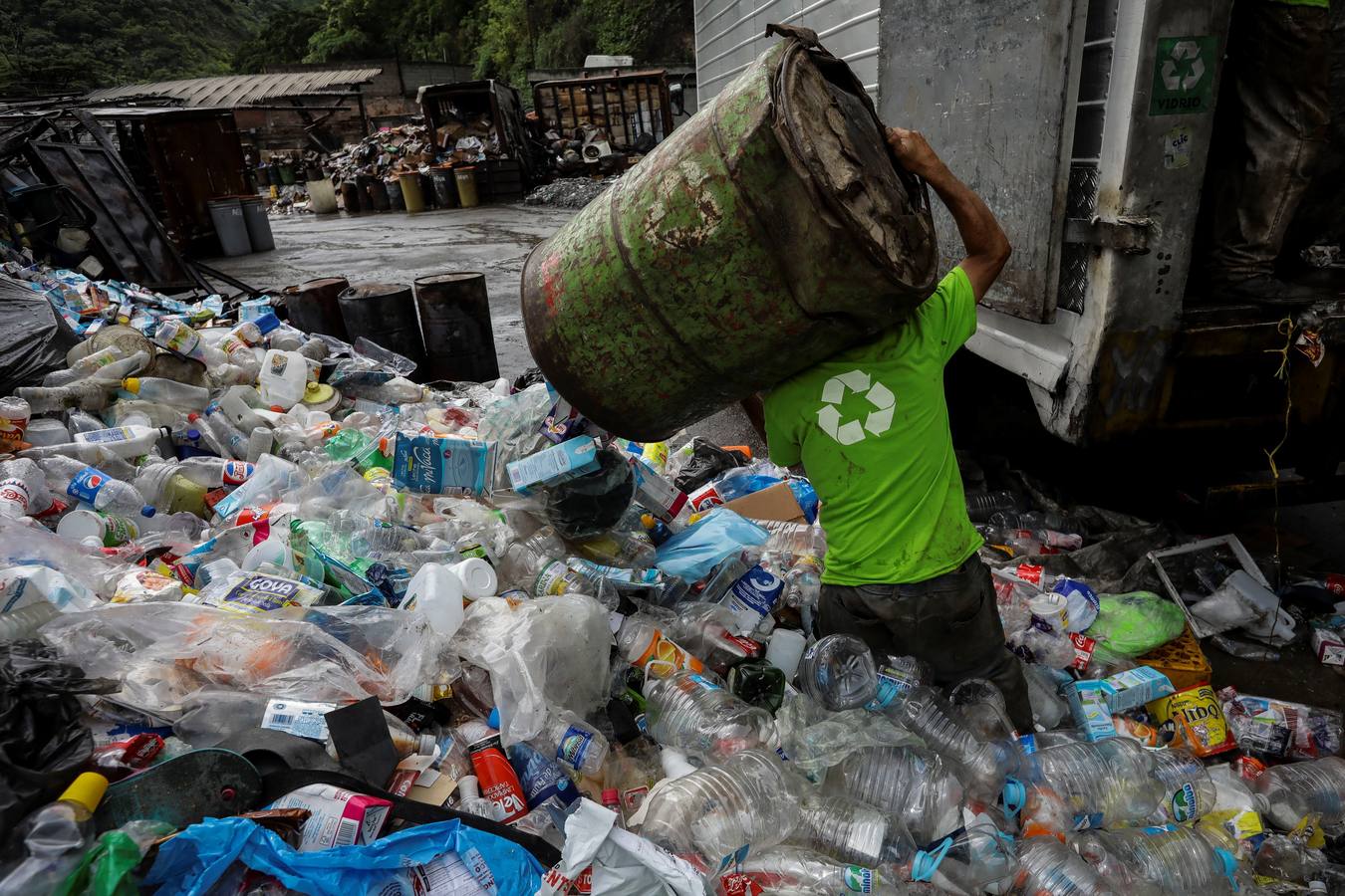 Fotos: La basura sale del mar y encuentra un camino reciclable en Venezuela