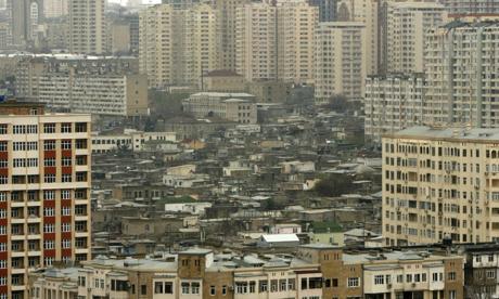 Imagen - Contraste de edificios en Bakú. / Reuters