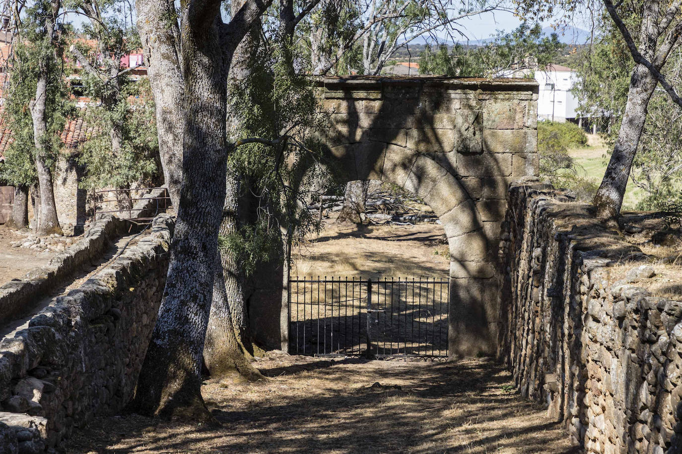 Fotos: Rincones con encanto: Abadía, una joya maltratada