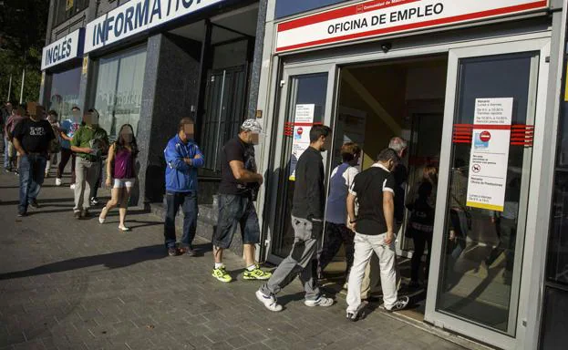 Casi 6.900 empleos se destruyeron cada día en el peor agosto desde 2008