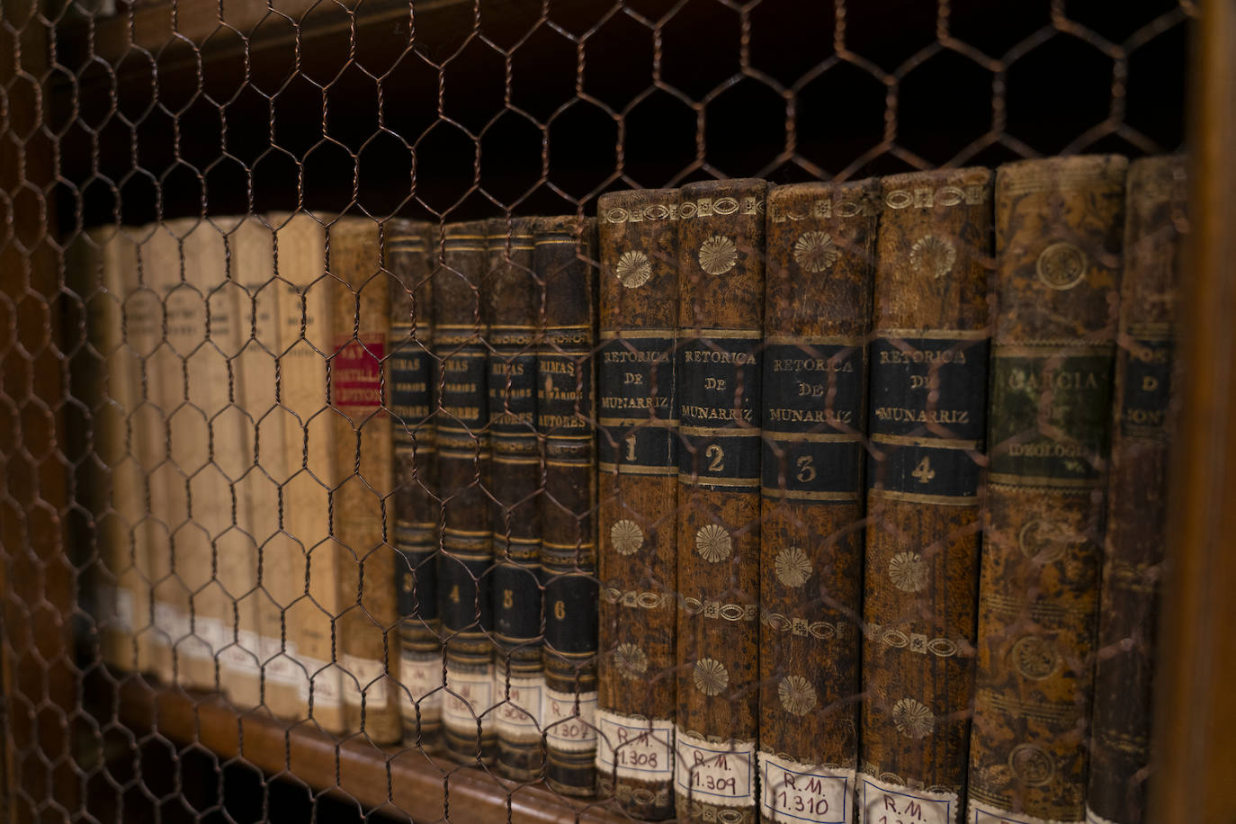 Biblioteca con los ejemplares que recopilaron Antonio Rodríguez-Moñino y su esposa, María Brey.