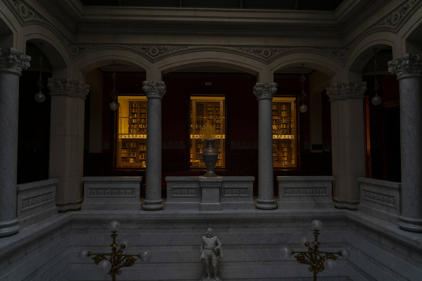 Biblioteca con los ejemplares que recopilaron Antonio Rodríguez-Moñino y su esposa, María Brey.