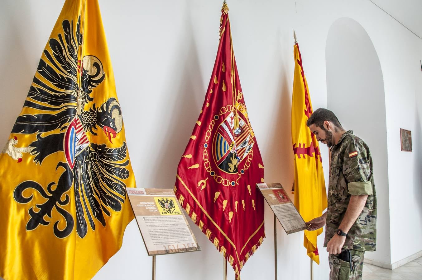 Fotos: &#039;Extremadura XI&#039; inaugura un ciclo de exposiciones en el Palacio de Capitanía