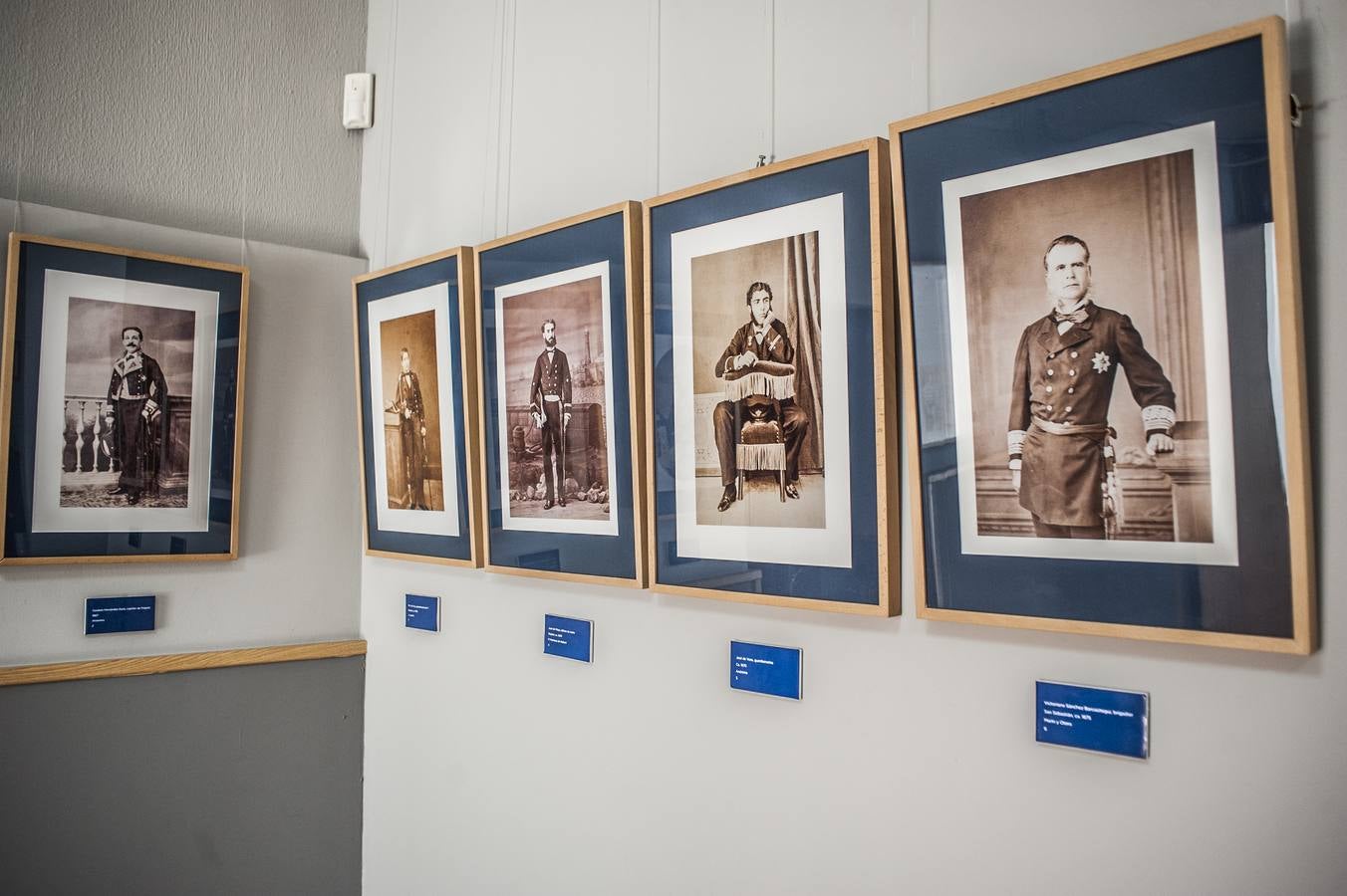 Fotos: &#039;Extremadura XI&#039; inaugura un ciclo de exposiciones en el Palacio de Capitanía