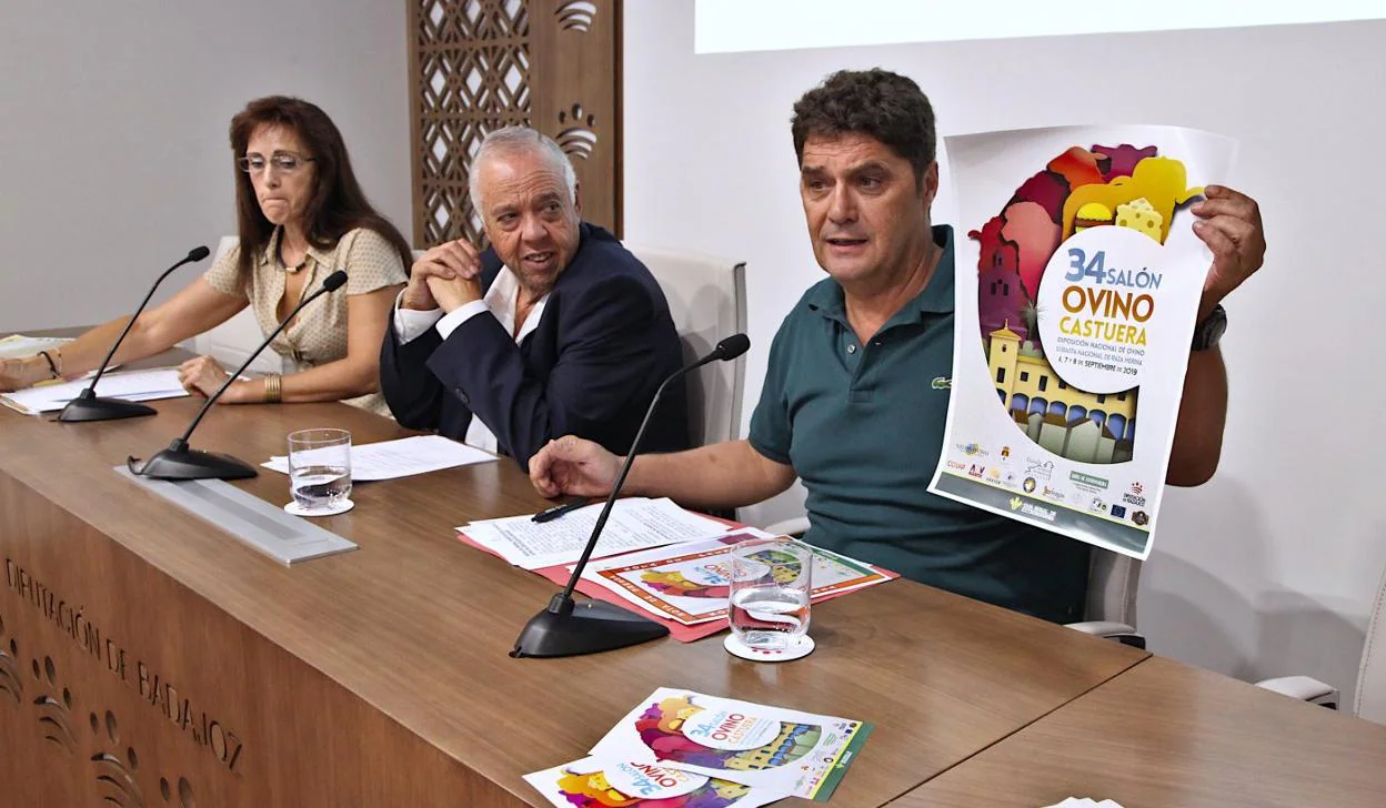 Piedad Roso, Ramón Ropero y César Cabanillas, ayer en Badajoz. :: HOY