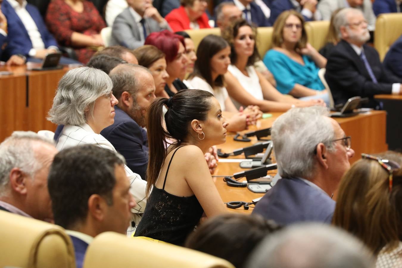 Fotos: Homenaje a las víctimas del terrorismo, en el hemiciclo de la Asamblea de Extremadura