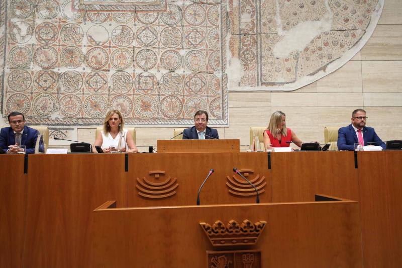 El presidente de la Junta incide en la mejora de las comunicaciones en el acto institucional del Día de Extremadura. 