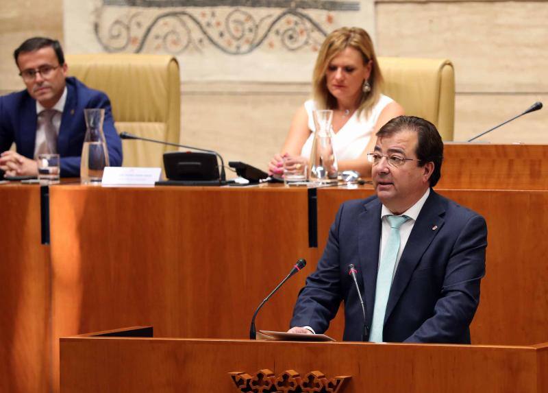 El presidente de la Junta incide en la mejora de las comunicaciones en el acto institucional del Día de Extremadura. 