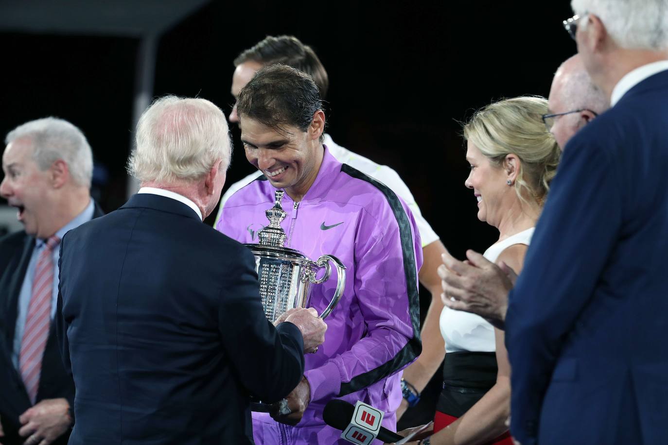 Rafa Nadal celebra su cuarto título del Abierto de Estdos Unidos, que supone su 19ª Grand Slam.