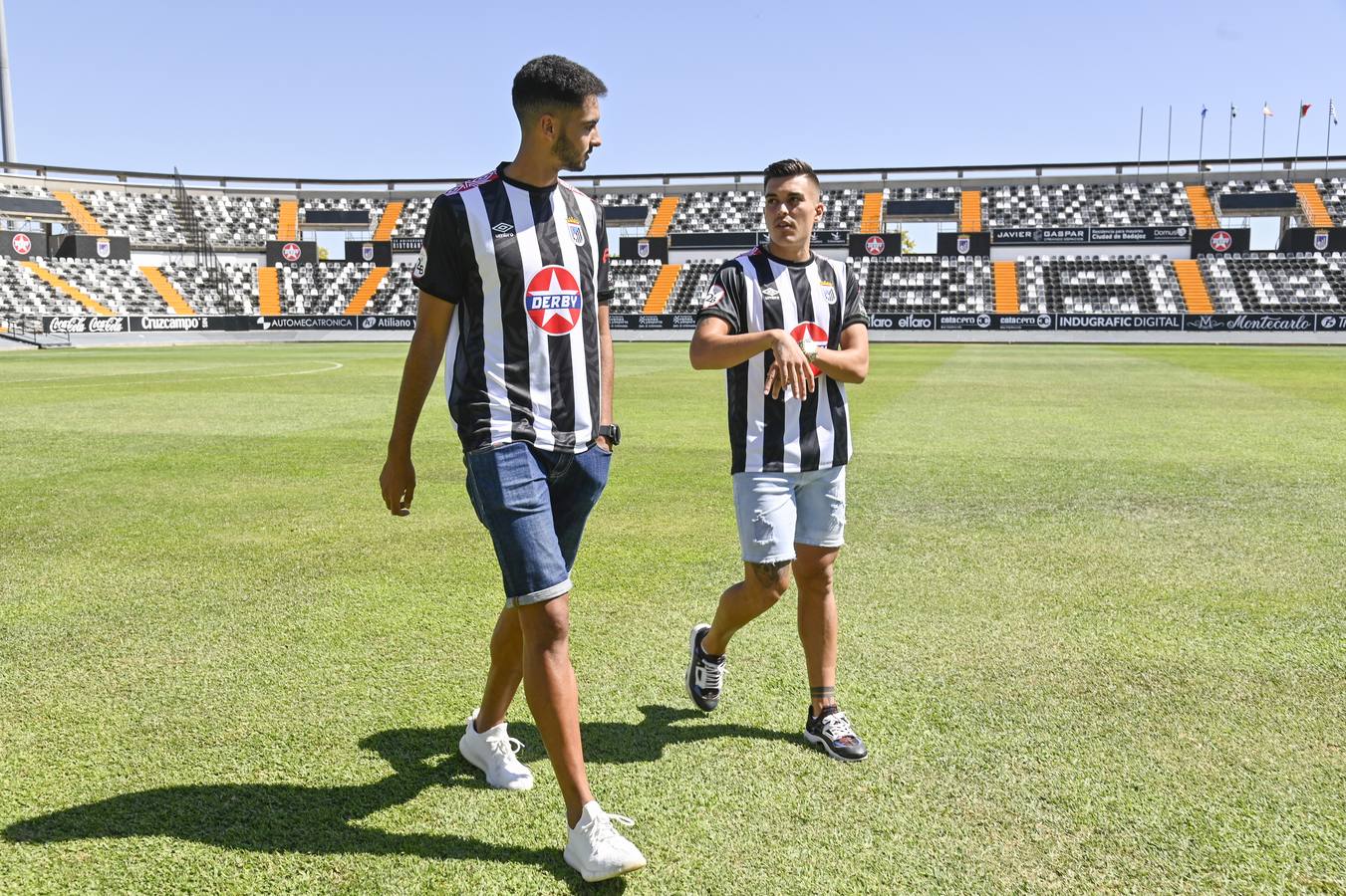 Fotos: El CD Badajoz cierra la plantilla con dos nuevos jugadores