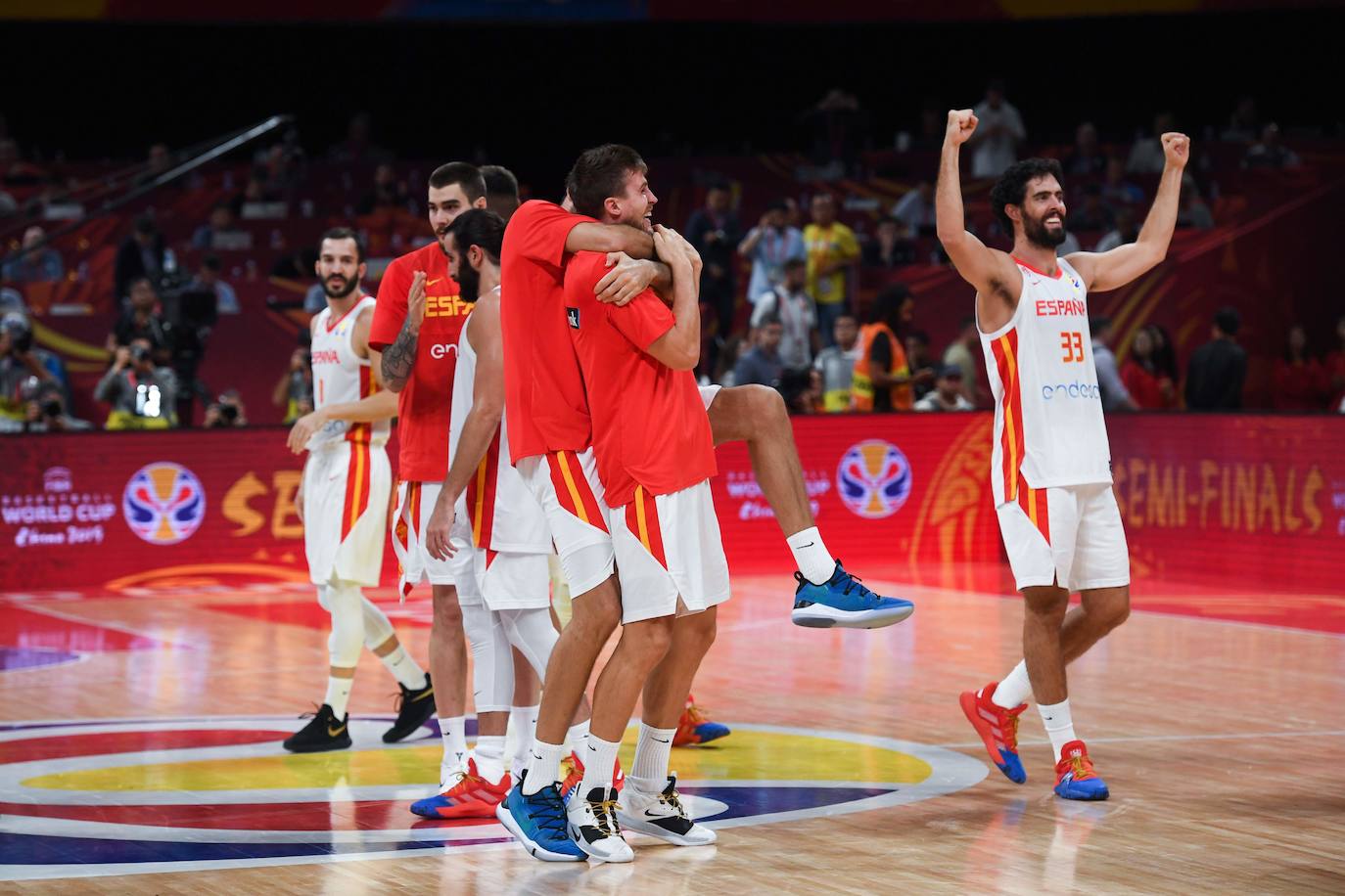 La celebración de España, en imágenes, tras meterse en la final del Mundial.