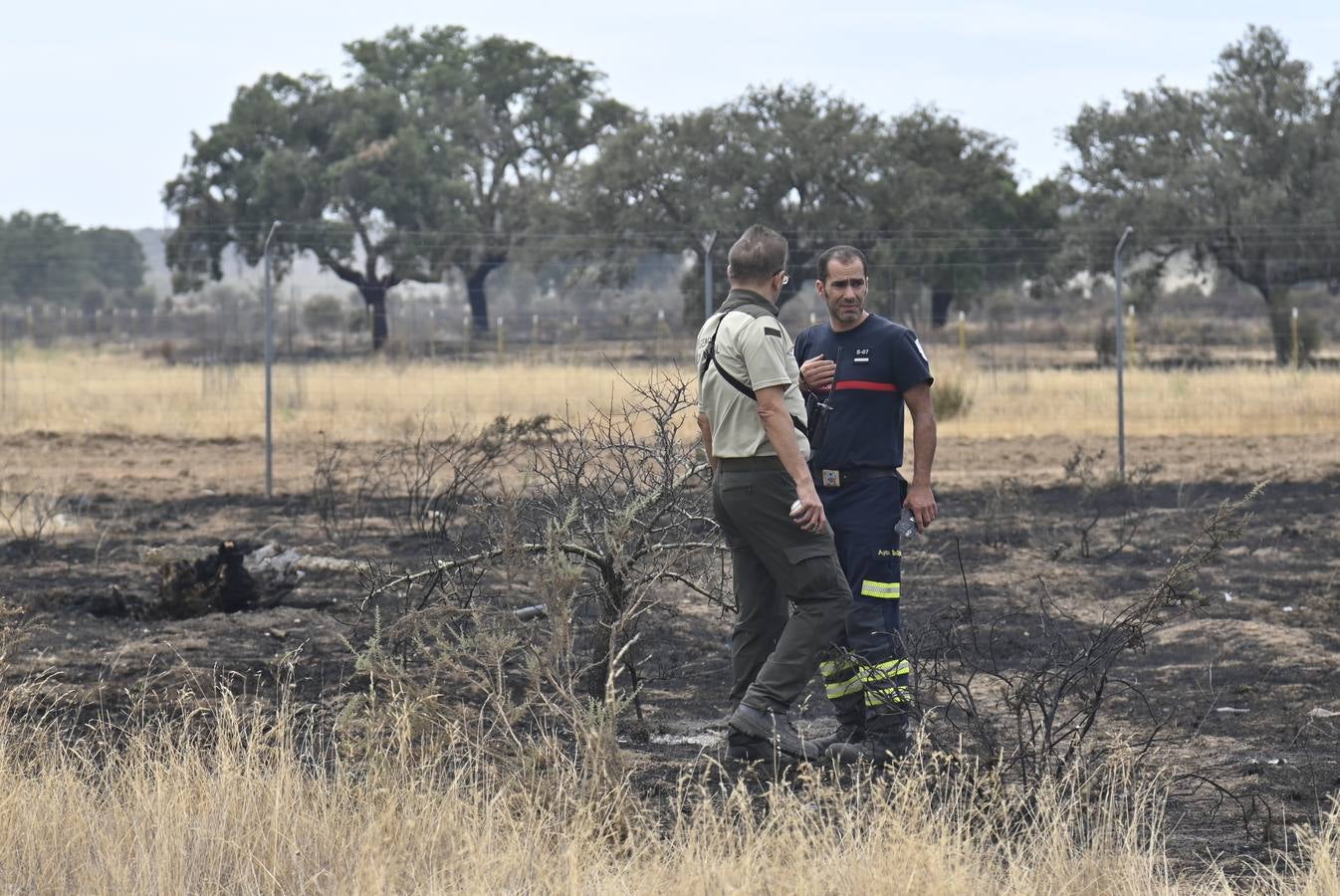 Fotos: Estabilizan y desactivan el nivel 1 de peligrosidad del incendio forestal de Bótoa