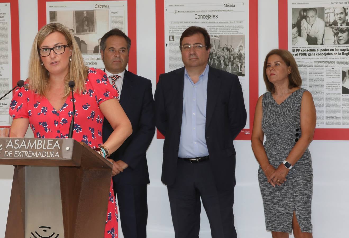 Fotos: HOY repasa en 35 páginas los cuarenta años de los ayuntamientos democráticos