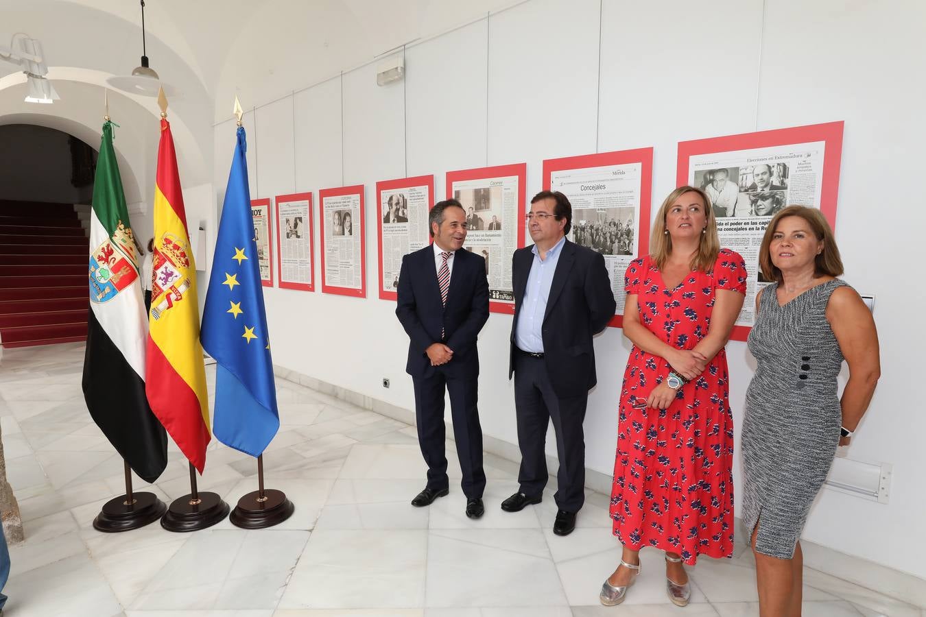 Fotos: HOY repasa en 35 páginas los cuarenta años de los ayuntamientos democráticos