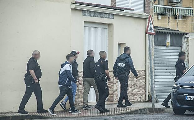 Detienen a uno de los implicados en el tiroteo del Puente Real de Badajoz