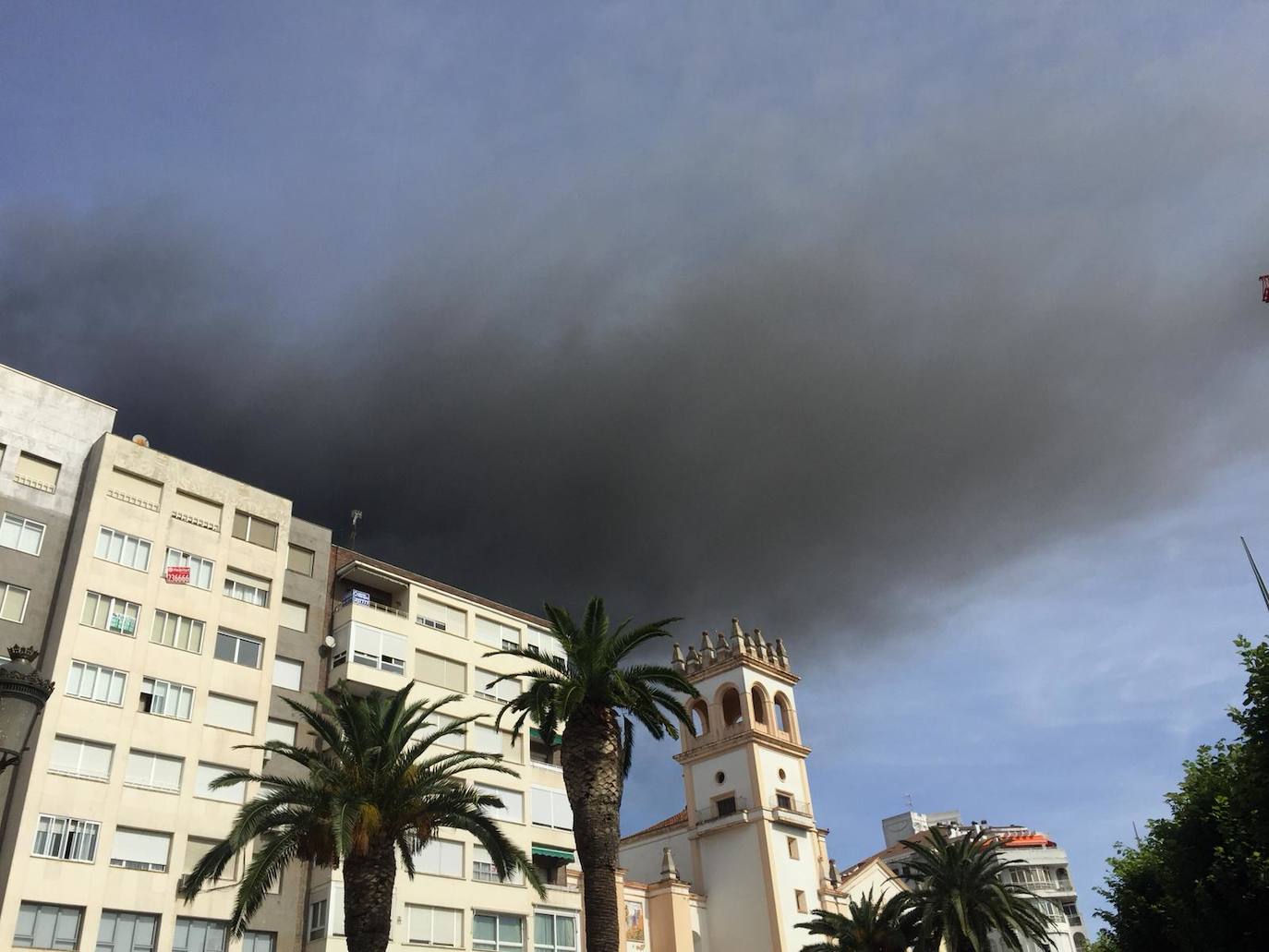 Humo desde la Plaza Minayo.