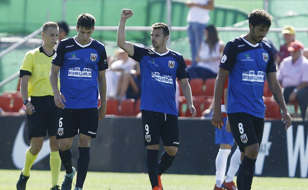 El Mérida consiguió la primera victoria de la temporada en Granada