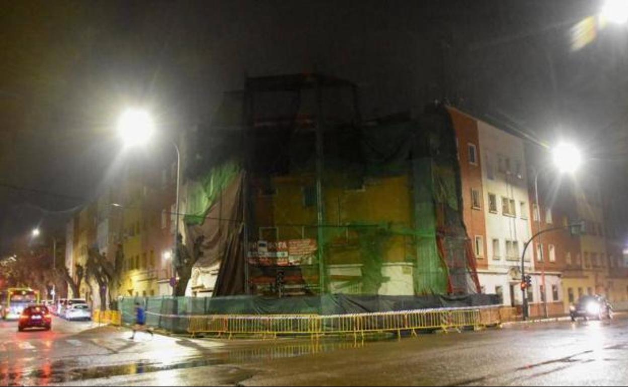 El pasado mes de marzo falleció un trabajador de la construcción en la un bloque de la calle Rivilla de Badajoz.