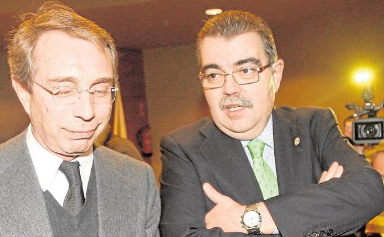 Los expresidente del Valencia Juan Soler (d) y Vicente Soriano. 