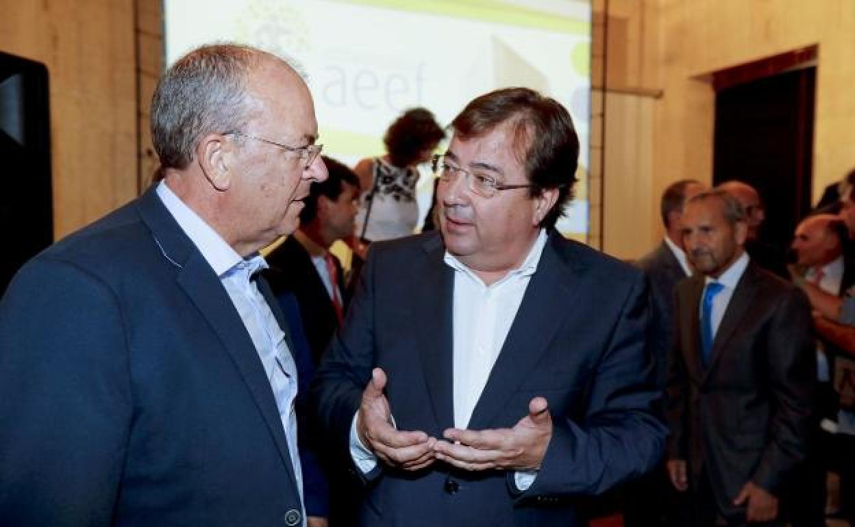 José Antonio Monago, del PP, junto al presidente de la Junta, el socialista Fernández Vara. :: HOY