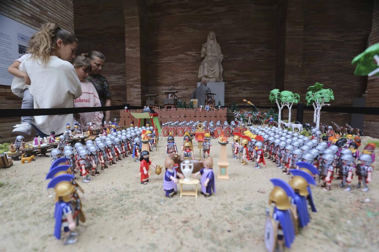 La ciudad romana de los Playmobil se puede ver hasta el próximo domingo. :: j. m. romero