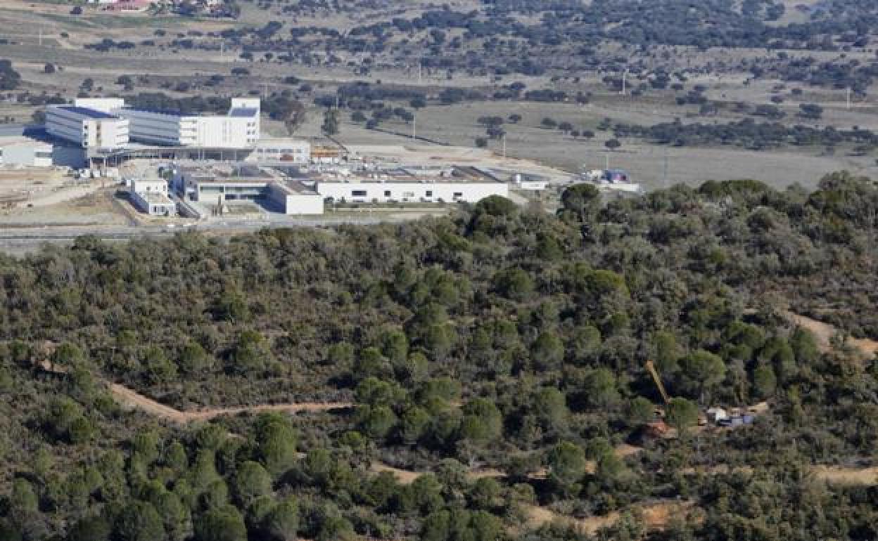 La Junta vuelve a iniciar la tramitación de los permisos para la mina de litio en Cáceres