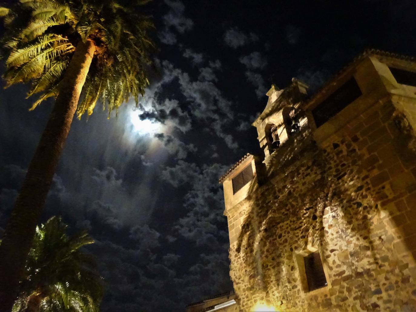 La Luna del Cazador en la Plaza de Santa Clara.