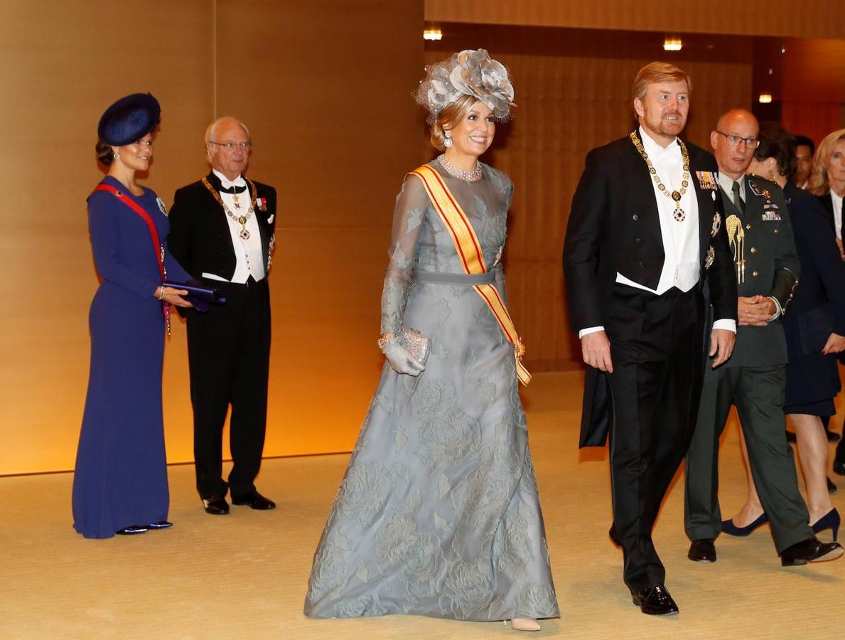 Guillermo (d) y Máxima (2d) de Holanda, el rey Gustavo (2i) de Suecia y su hija Victoria (i).