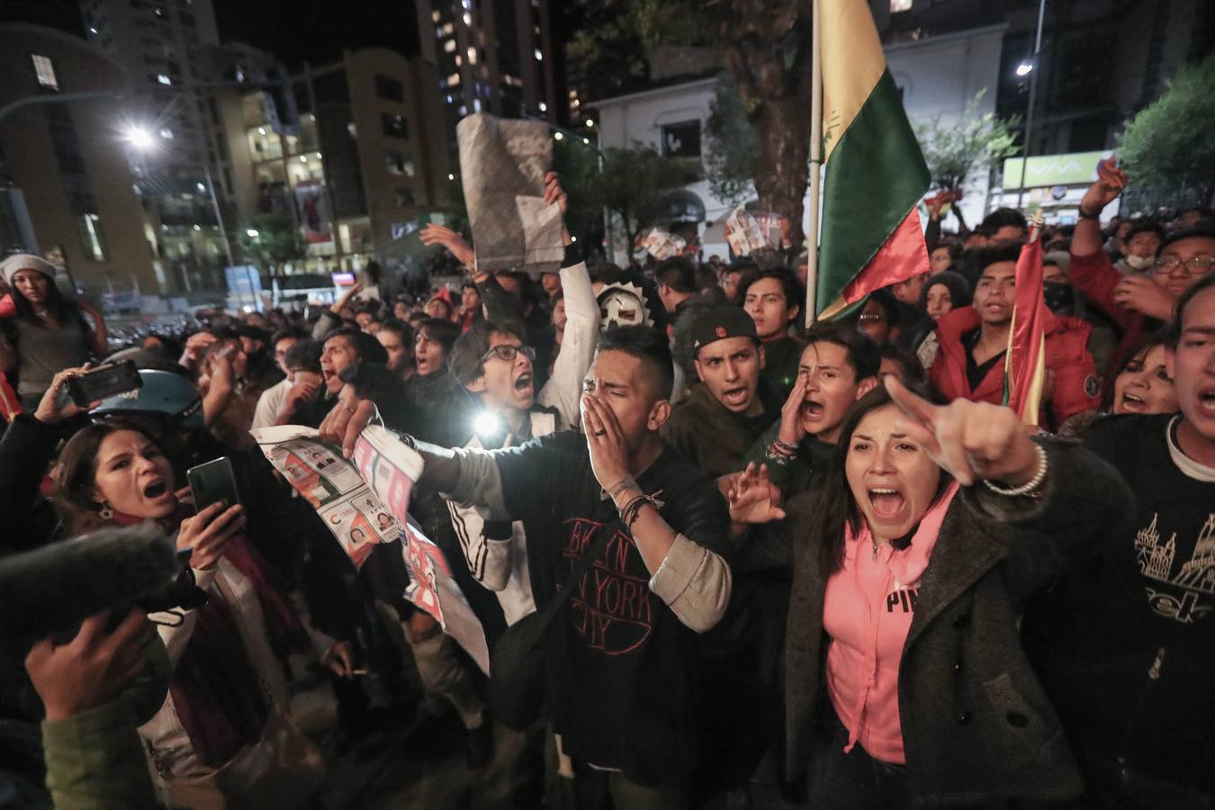 Fotos: Adeptos de Mesa y Morales se enfrentan en Bolivia por recuento de votos