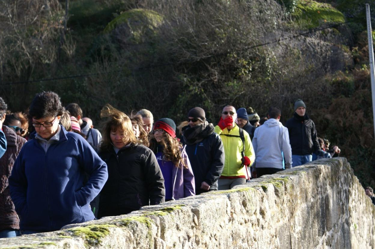La ruta reúne cada año a cientos de senderistas. :: E.G.R.
